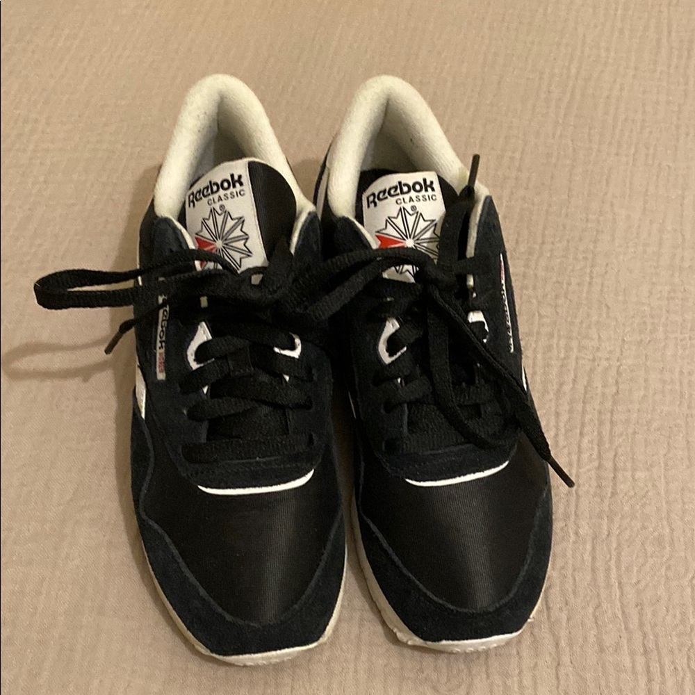 Reebok Classic Black and White Sneakers. Size 8.5